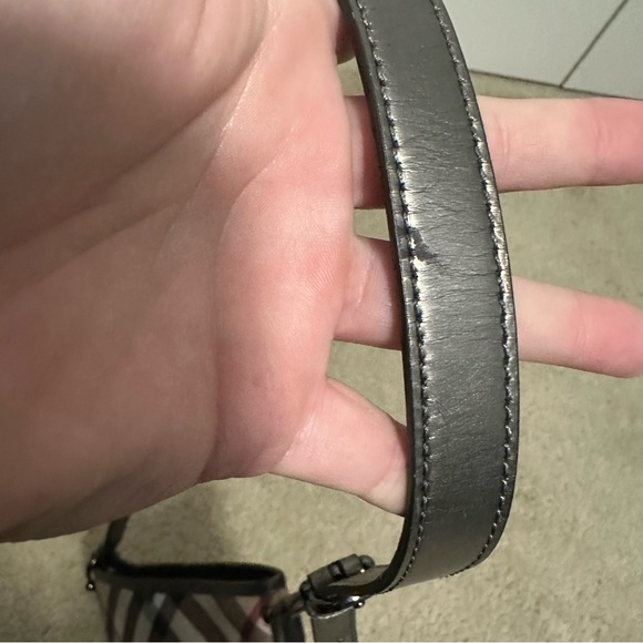 Vintage Burberry Dryden Nova Check Crossbody Bag with Patent Pewter trim GUC - Picture 15 of 16